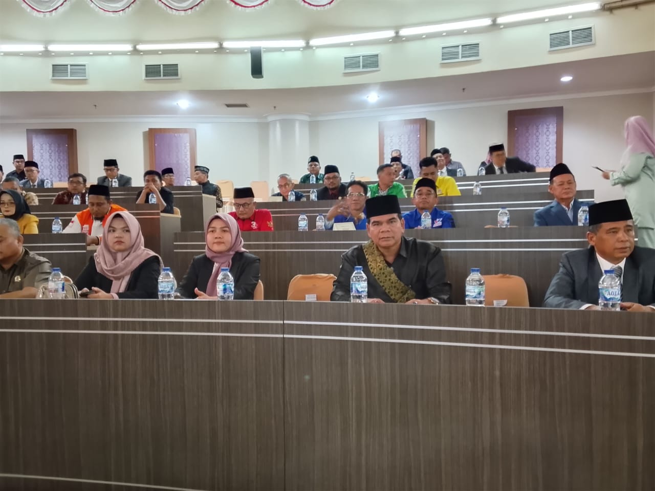 RAPAT ISITIMEWA DPRD SIJUNJUNG